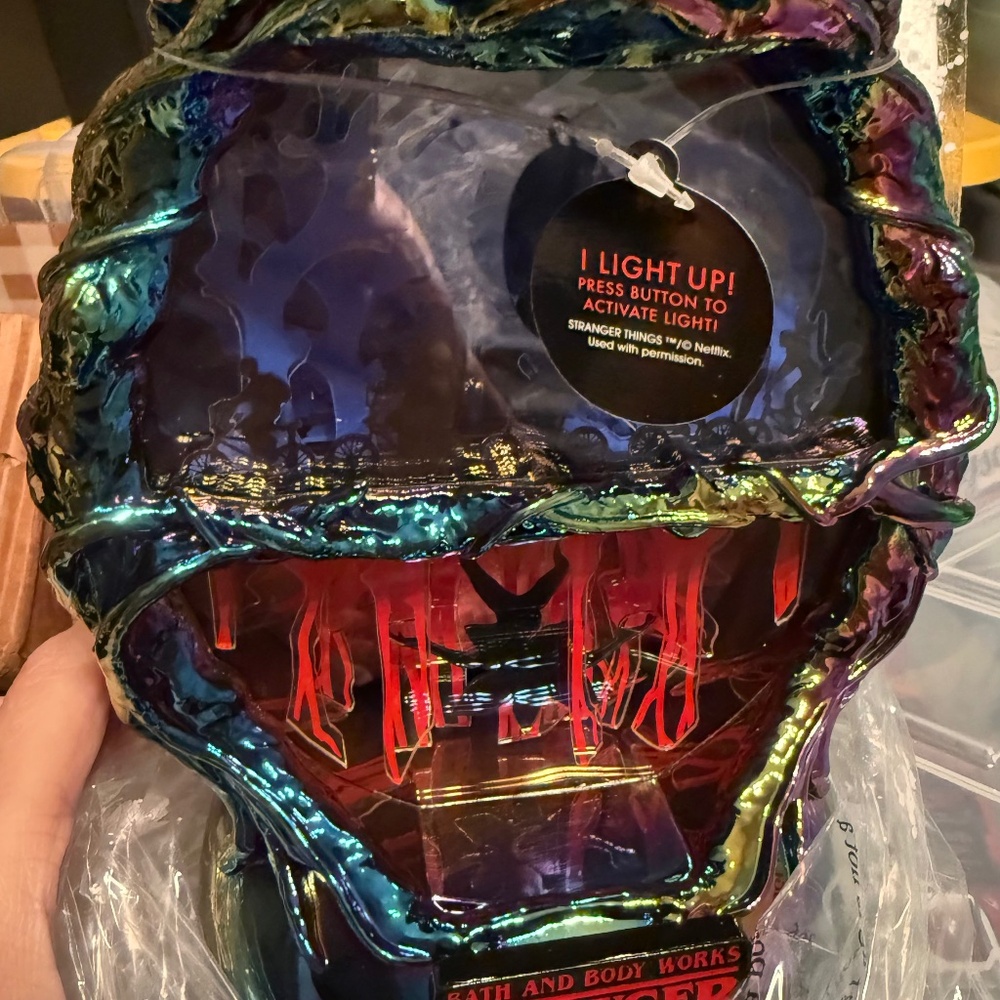 NWT NIB Bath Body Works Stranger Things upside down candle holder light up